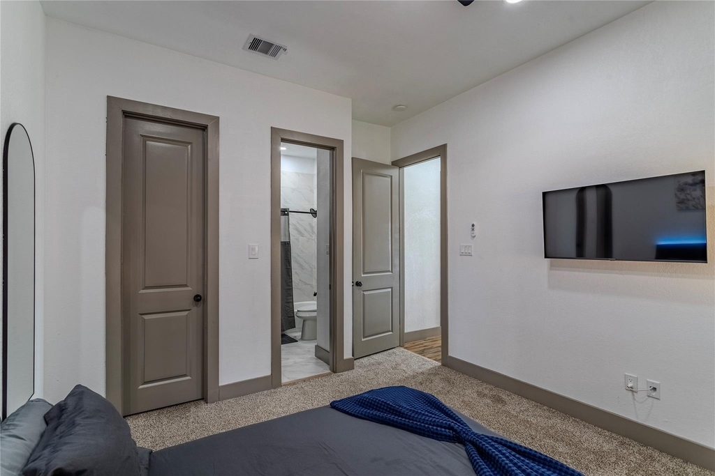 5901 Crest Court - Photo 13