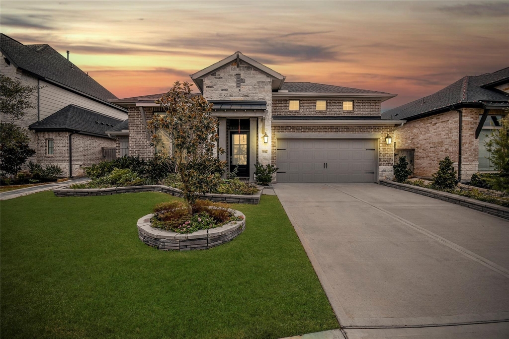 5042 Albany Shores Lane - Photo 1