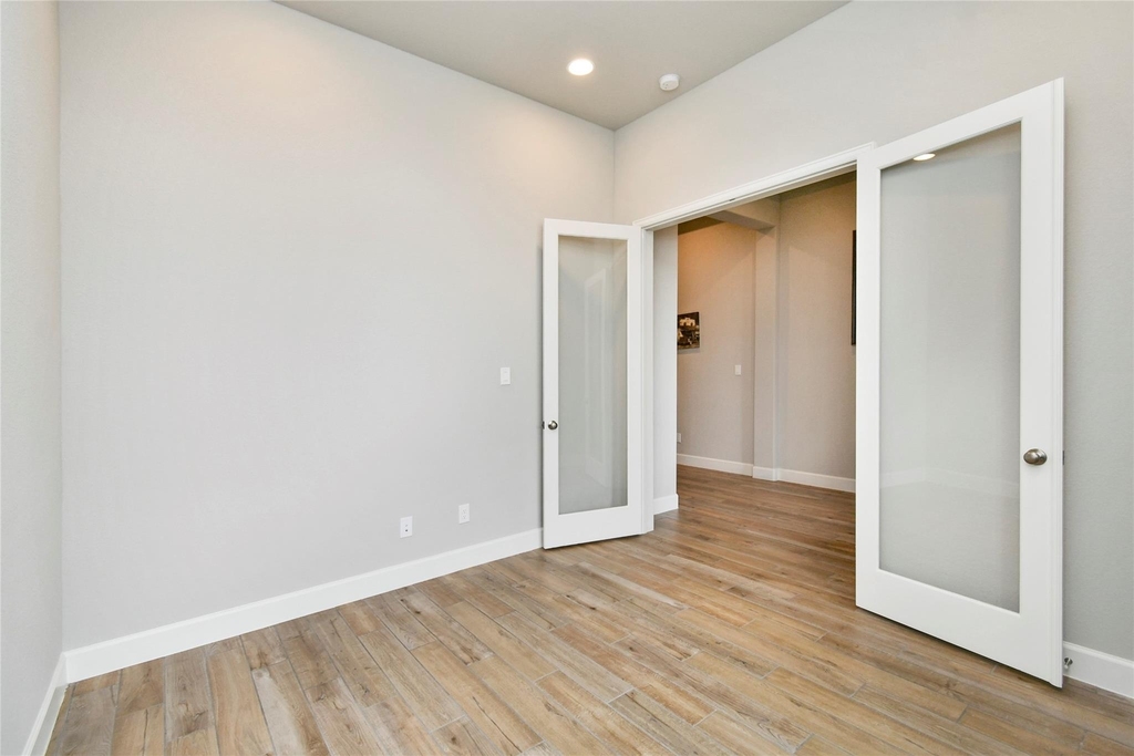 5042 Albany Shores Lane - Photo 6