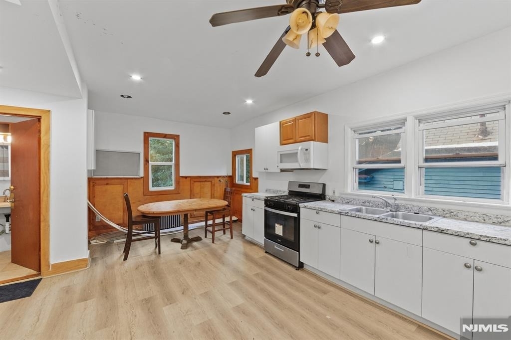 123 Washington - Photo 2