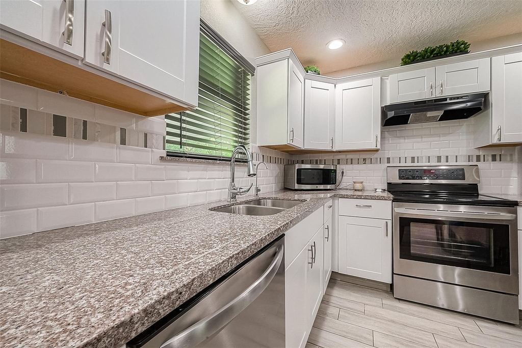 16614 Forest Bend Avenue - Photo 13