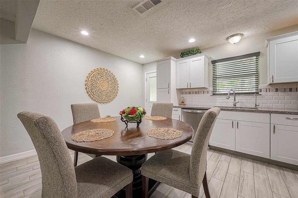 16614 Forest Bend Avenue - Photo 10