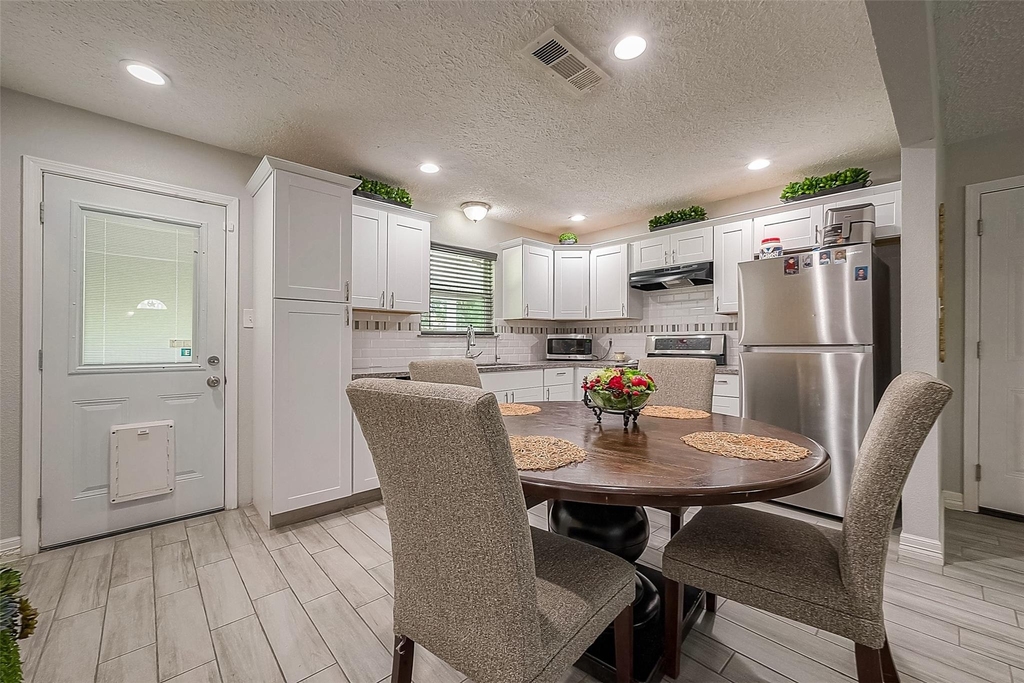 16614 Forest Bend Avenue - Photo 11