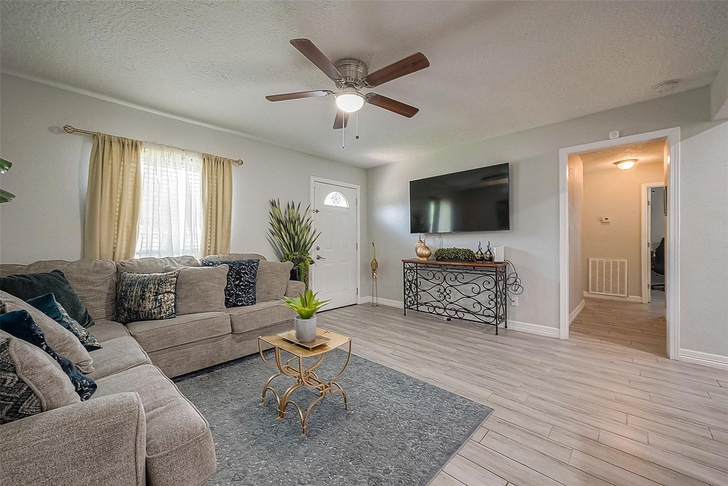 16614 Forest Bend Avenue - Photo 9