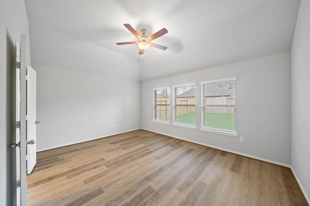 21610 Cascades Pass Court - Photo 3