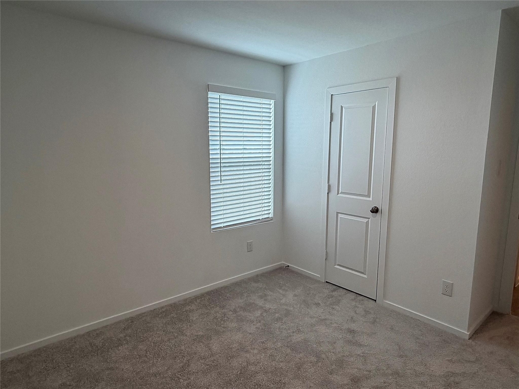 940 Woodhaven Lakes Drive - Photo 5