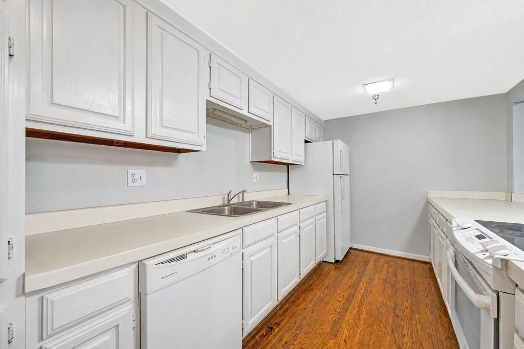 2119 Strand St - Photo 6