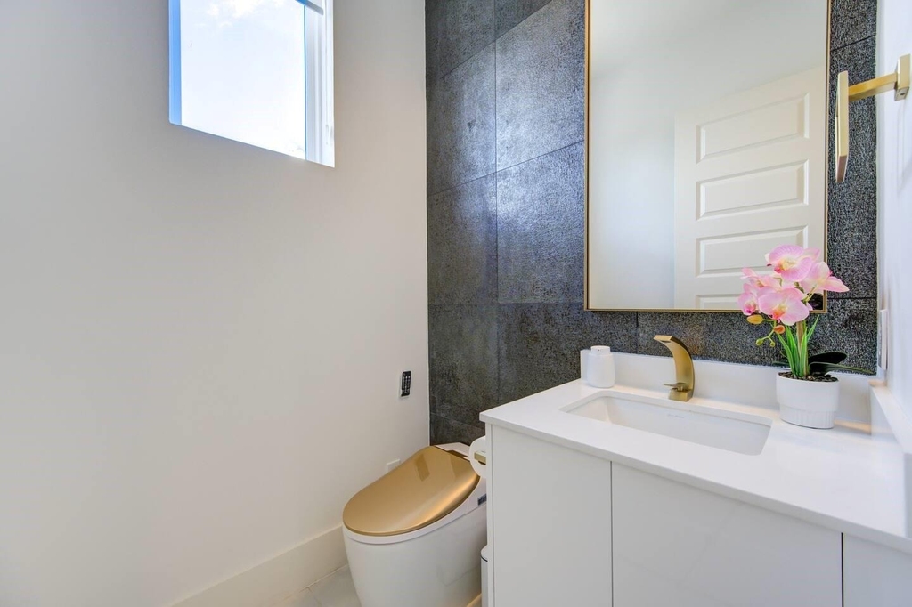5702 Fairdale Ln - Photo 21