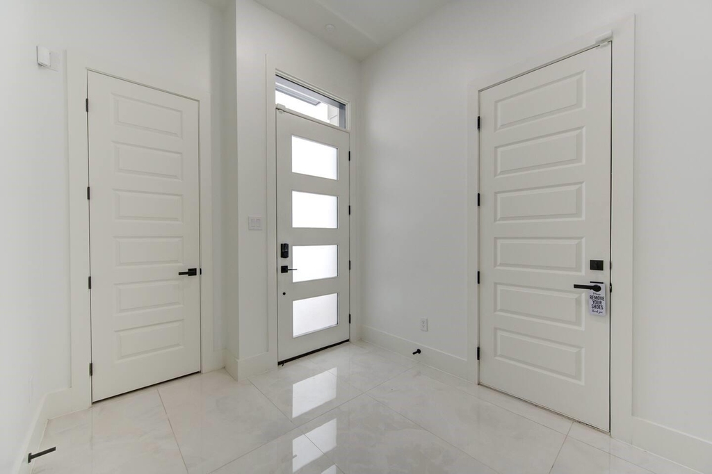 5702 Fairdale Ln - Photo 4
