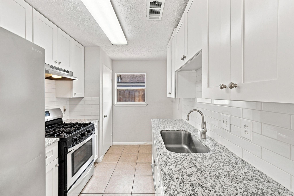19459 Cypress Arbor Drive Drive - Photo 14