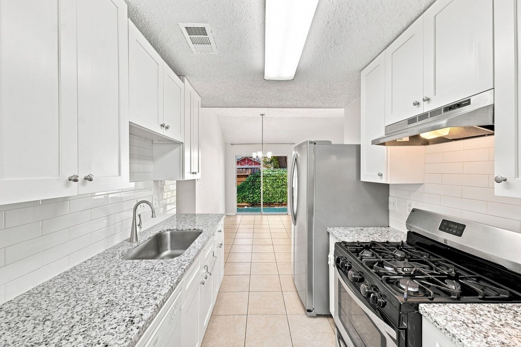 19459 Cypress Arbor Drive Drive - Photo 12