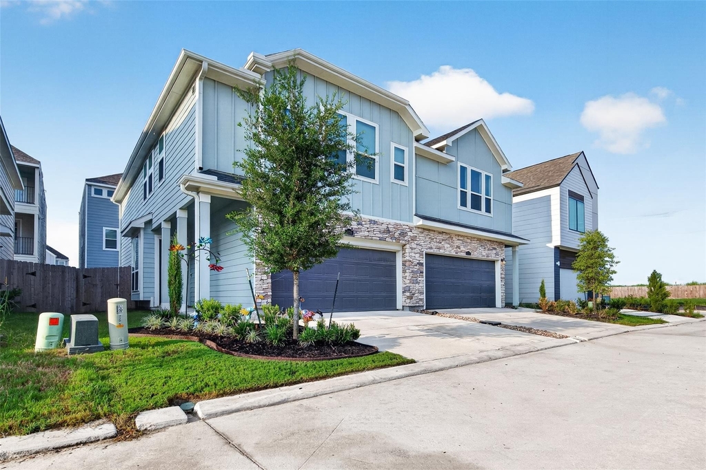2206 Via Cami Lane - Photo 1