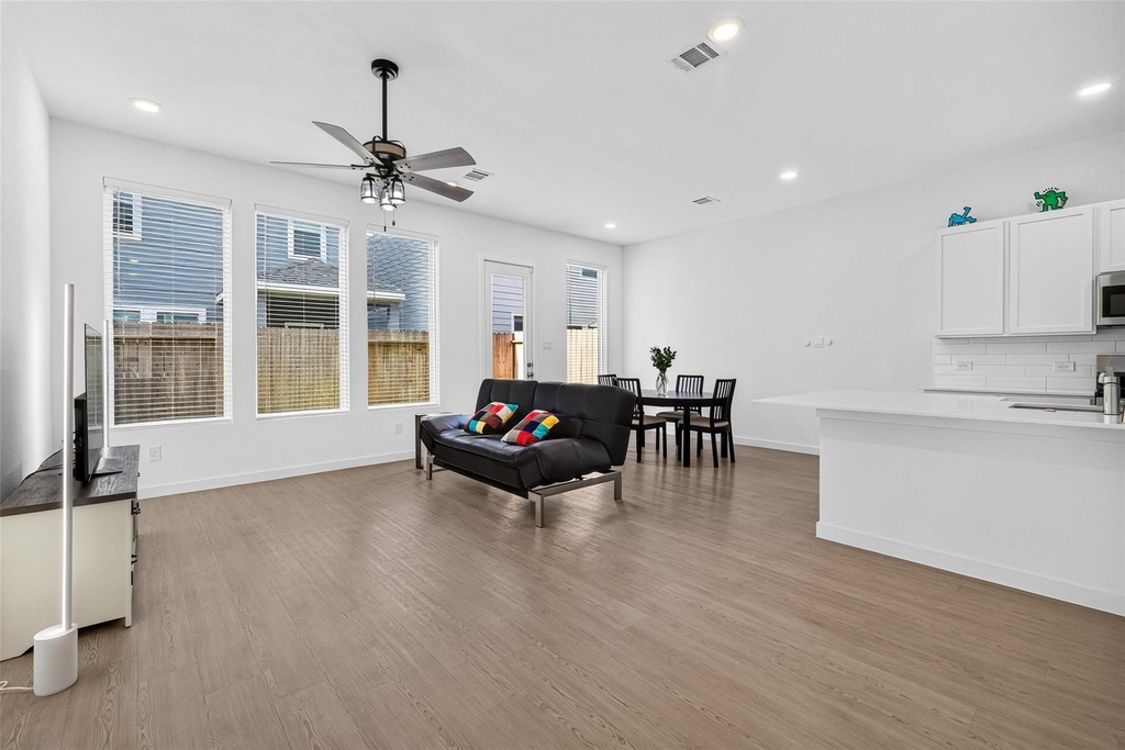 2206 Via Cami Lane - Photo 5