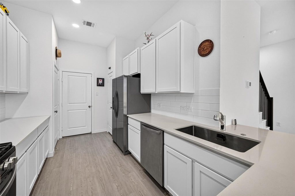 2206 Via Cami Lane - Photo 16