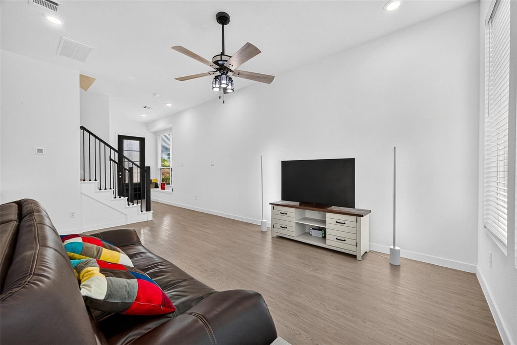 2206 Via Cami Lane - Photo 7