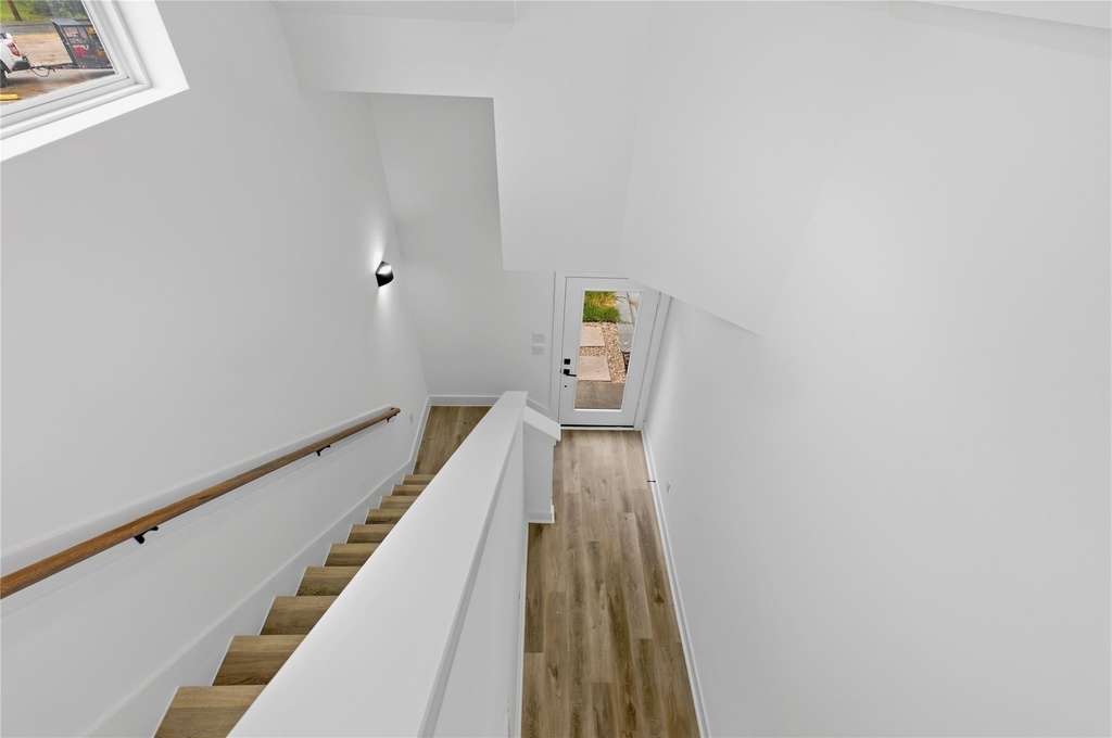 812 Elkhart Street - Photo 12