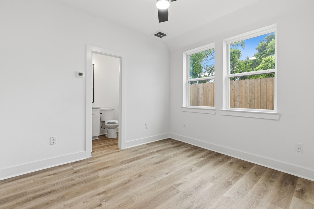 812 Elkhart Street - Photo 8