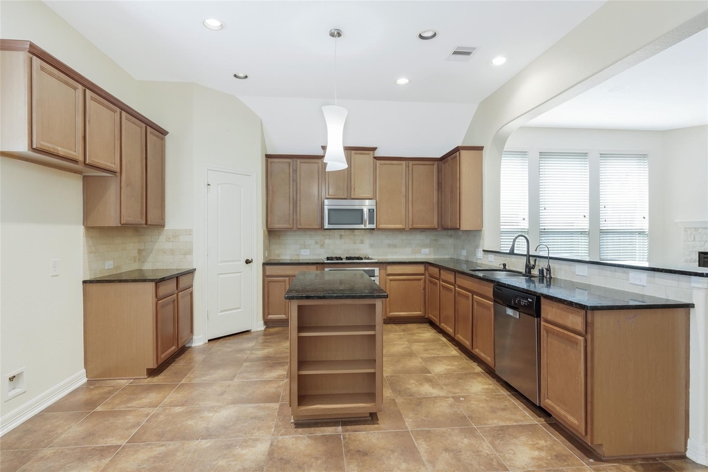 19835 Kelsey Gap Court - Photo 11