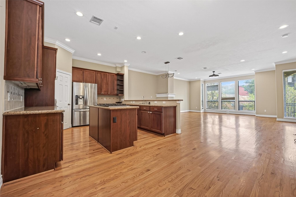 1804 Tuam Street - Photo 3