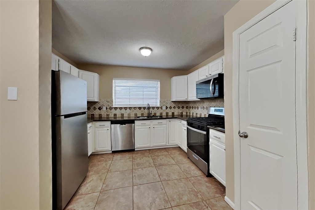 151 E Pathfinders Circle - Photo 5