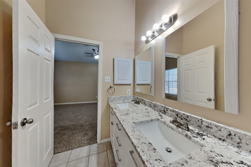 151 E Pathfinders Circle - Photo 10