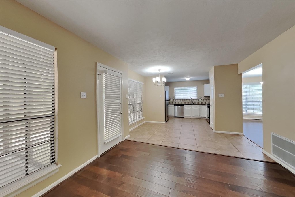 151 E Pathfinders Circle - Photo 1