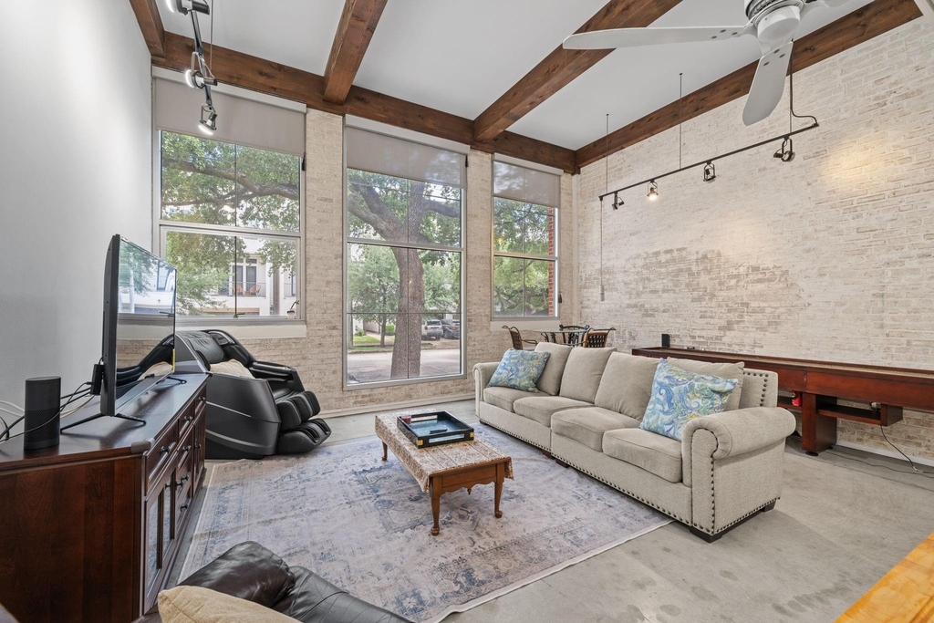 1312 Live Oak Street - Photo 3