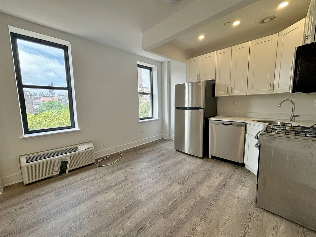 West 81st Street - Photo 0