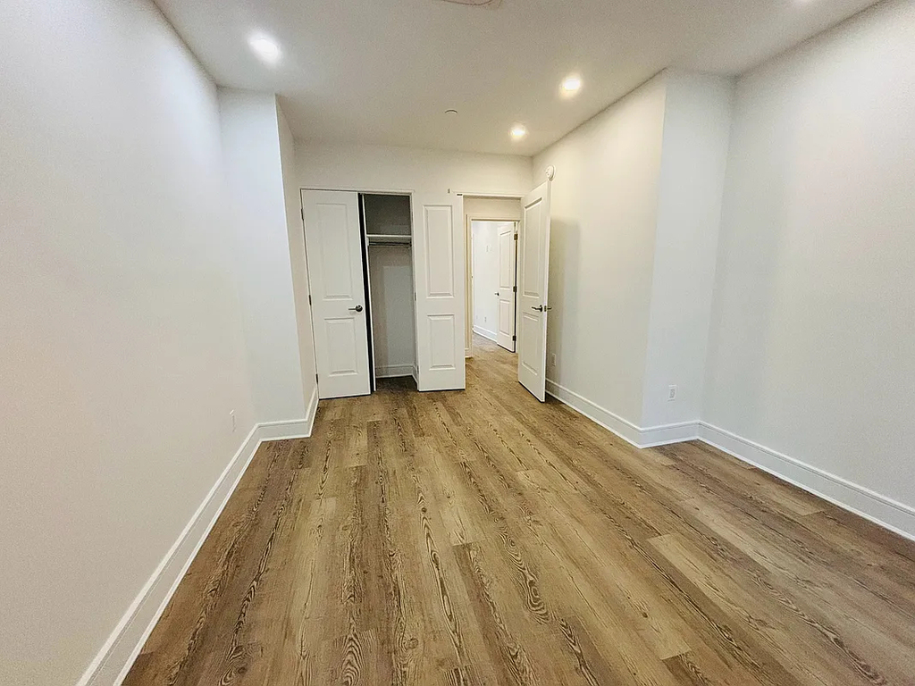 West 81st Street - Photo 4