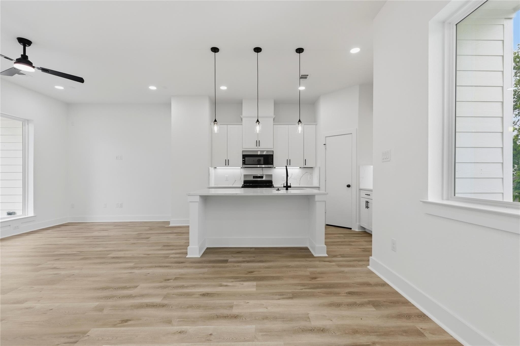 812 Elkhart Street - Photo 13
