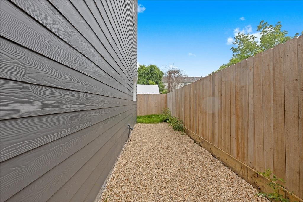812 Elkhart Street - Photo 29