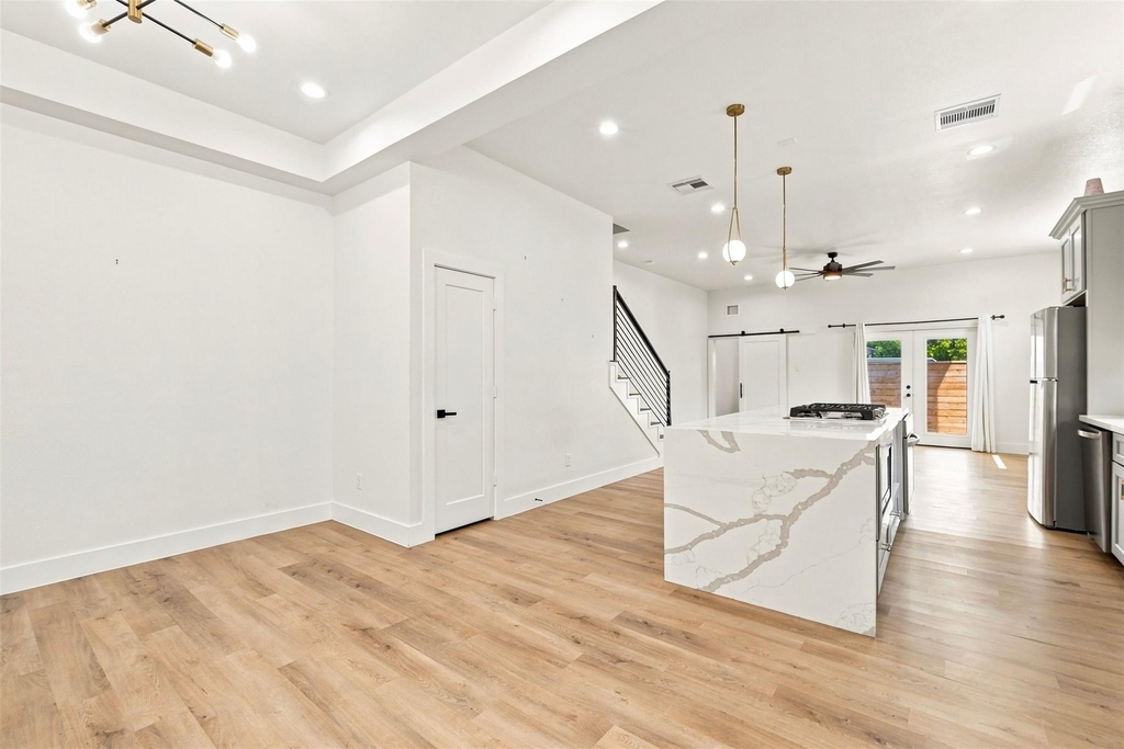 4217 Hare Street - Photo 6