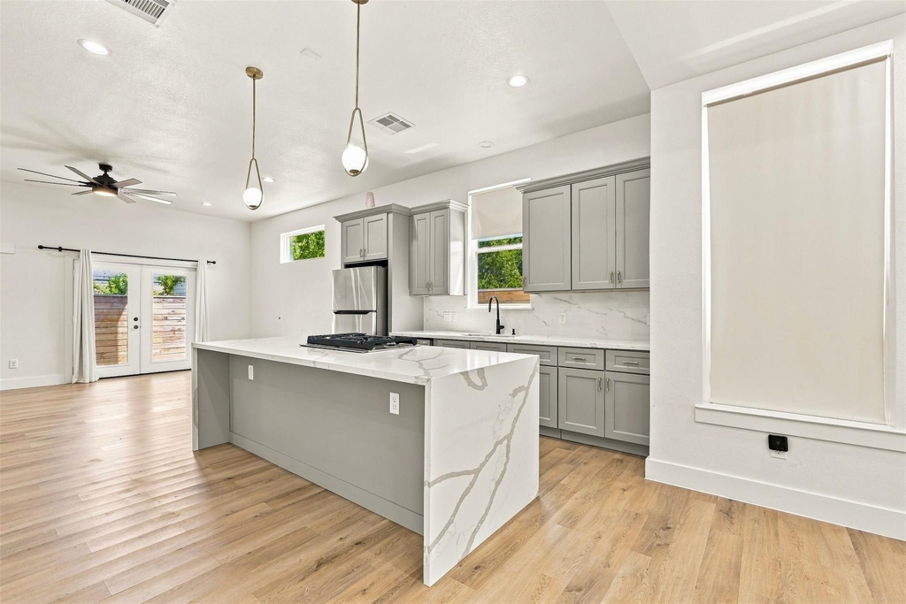 4217 Hare Street - Photo 8
