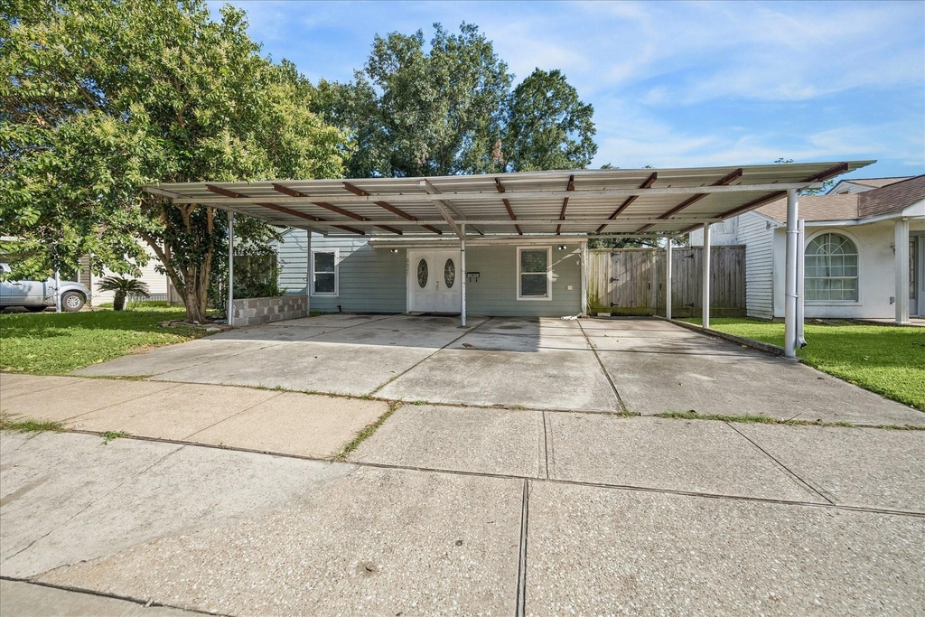 6621 Westview - Photo 1