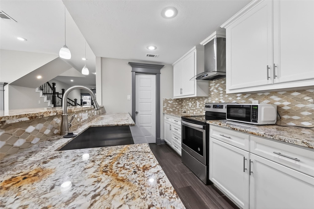 11280 Braes Forest Drive - Photo 18