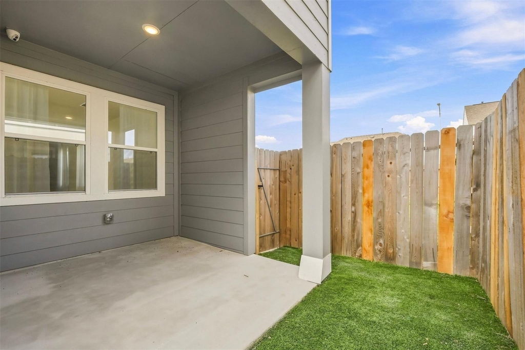 2305 Via Laura Lane - Photo 23