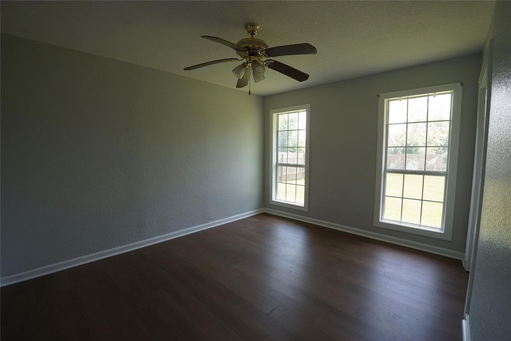 306 Center Way Street - Photo 3