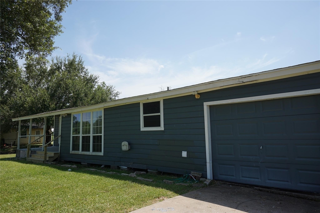 306 Center Way Street - Photo 0