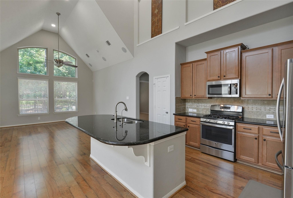 12218 Valley Lodge Parkway - Photo 10