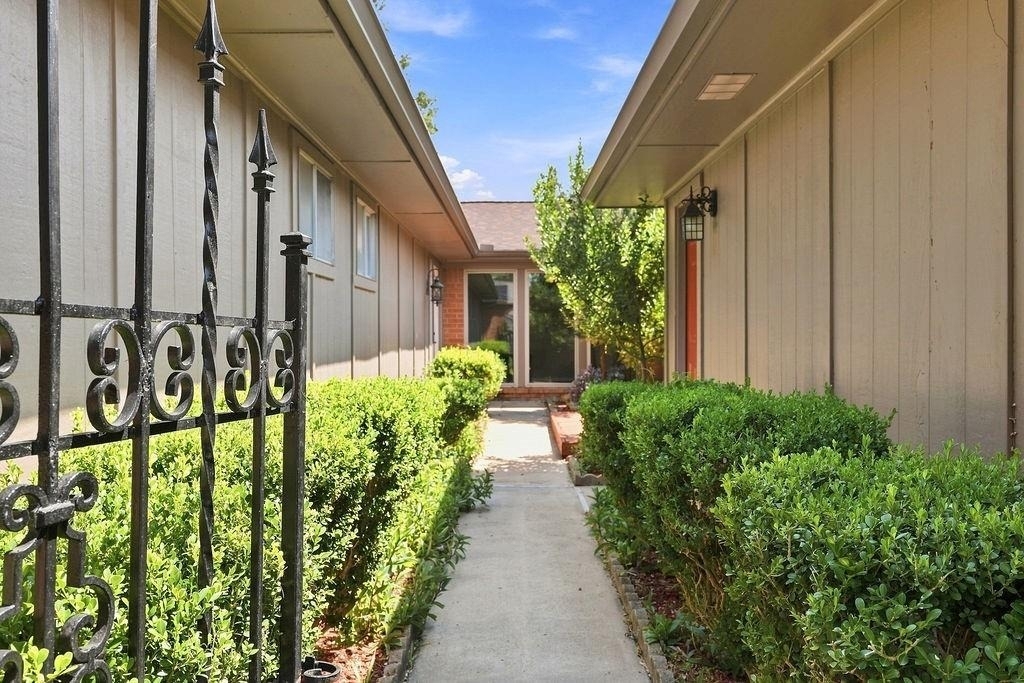 15706 Cavendish Drive - Photo 3