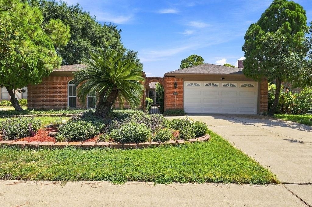 15706 Cavendish Drive - Photo 1