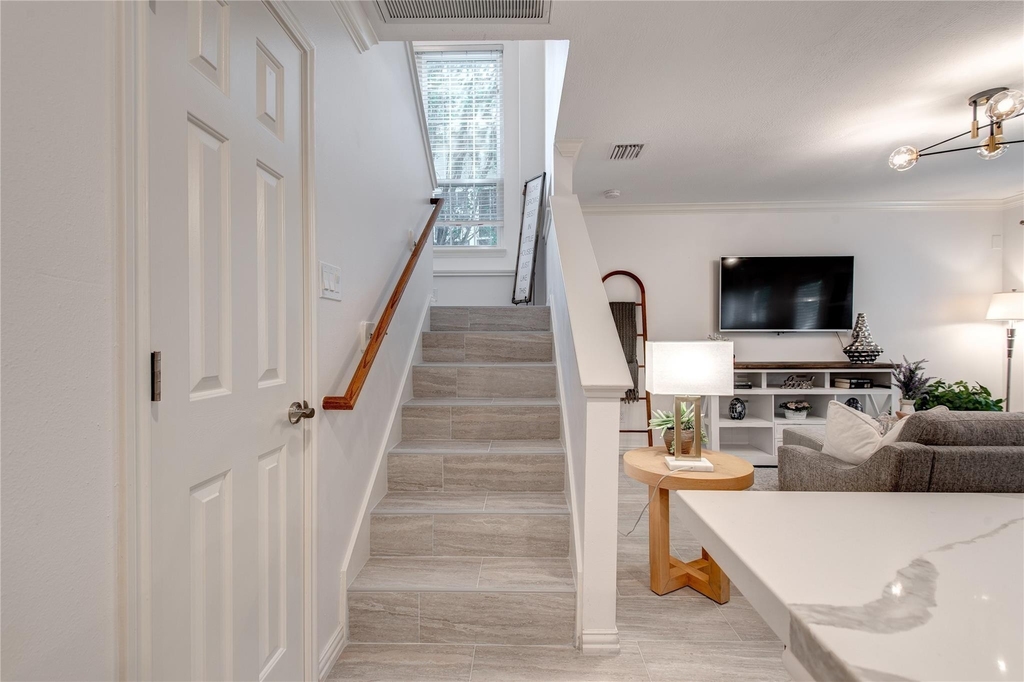 35 N Walden Elms Circle - Photo 8