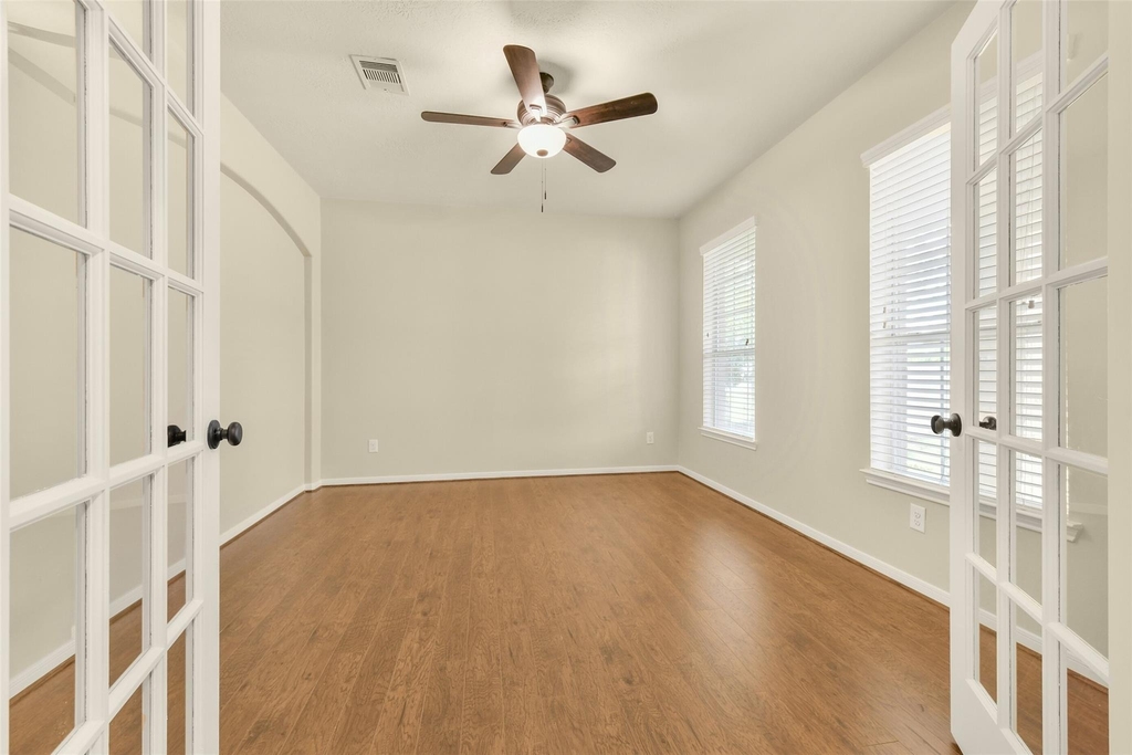 5002 Creekside Avenue - Photo 8