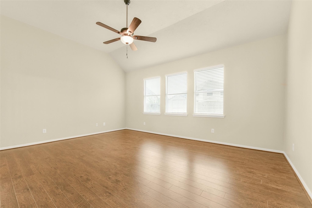 5002 Creekside Avenue - Photo 12