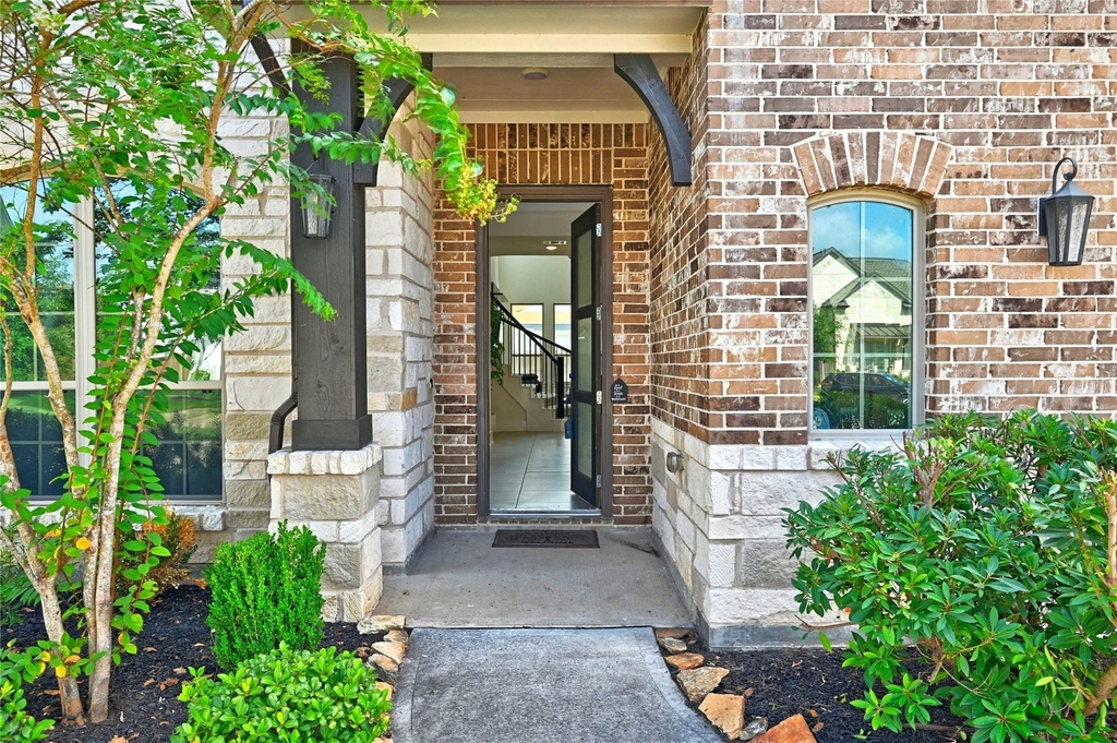 6211 Shore Ridge Court - Photo 2