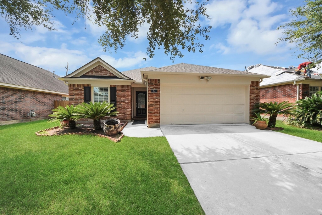 15 Palm Desert Drive - Photo 0