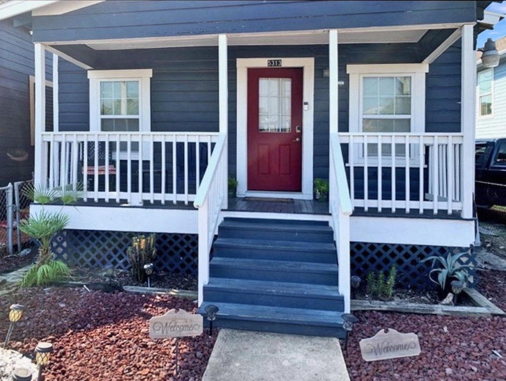 5313 Avenue K - Photo 1