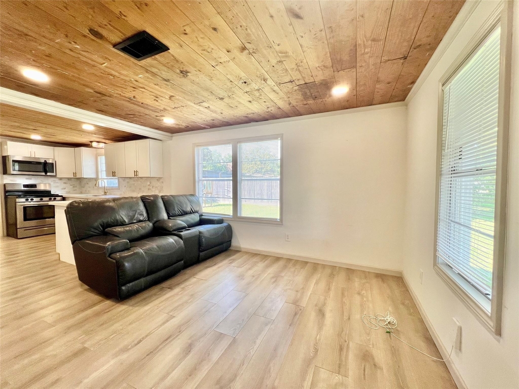 4410 Jackson Street - Photo 11