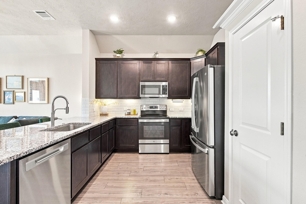 10635 Natural Pond Road - Photo 4
