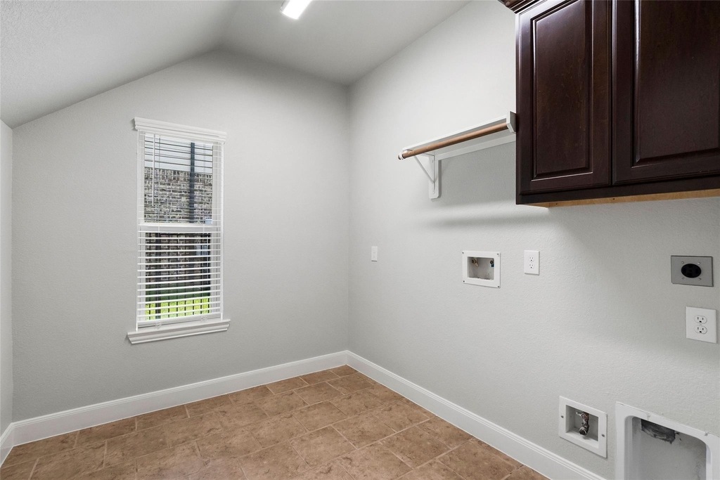 38 Estherwood Place - Photo 9